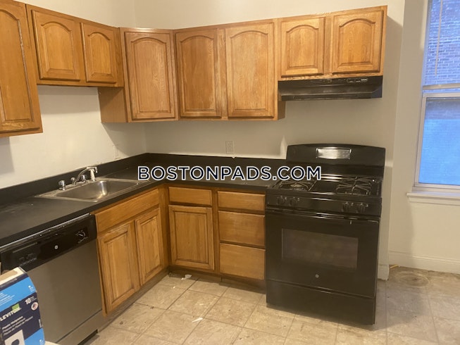 Boston - $1,800 /mo