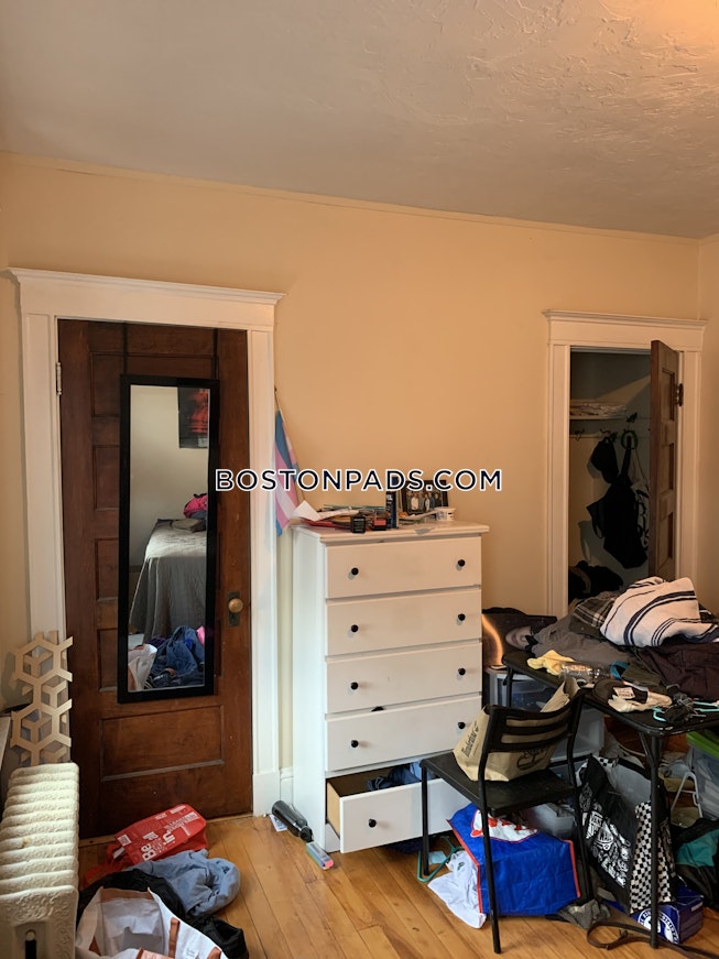 Boston - $2,900 /mo