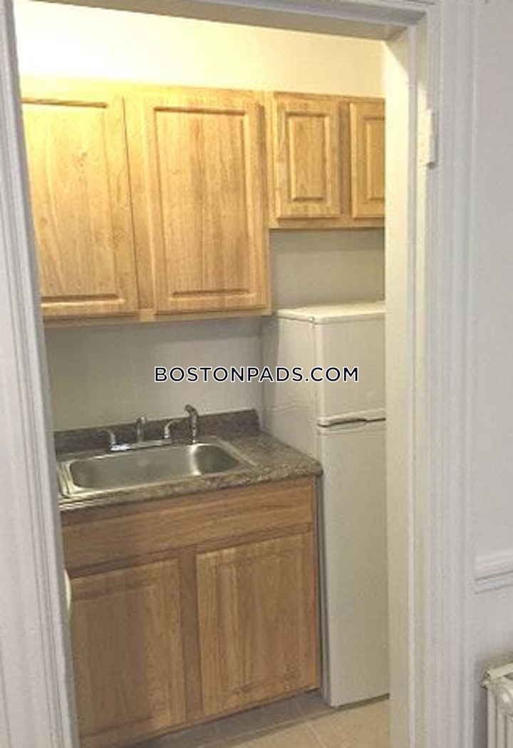 back-bay-apartment-for-rent-studio-1-bath-boston-2100-4422356 
