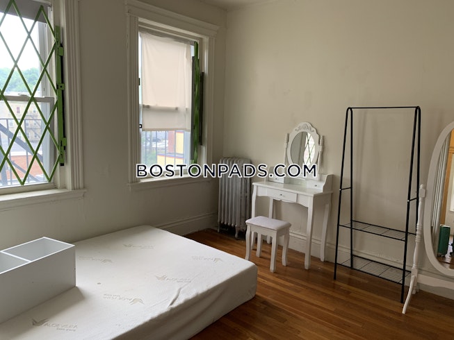 Boston - $1,925 /mo