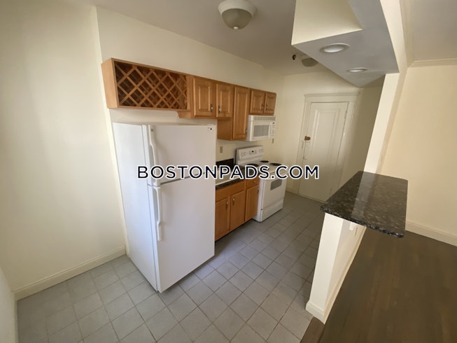 Boston - $2,300 /mo