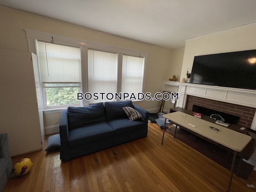 Boston - $3,900 /month