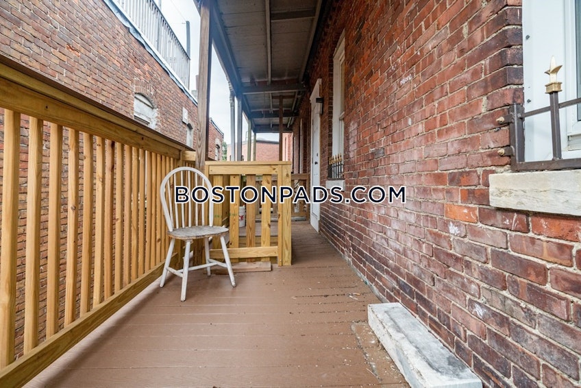 Boston - $3,990 /month