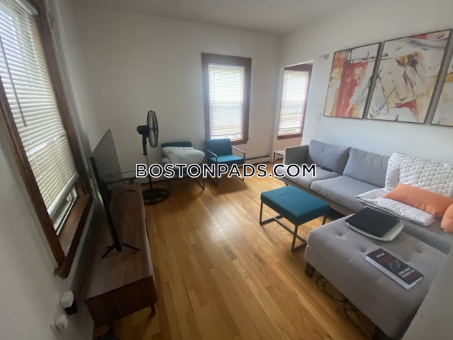 Boston - $2,700 /mo