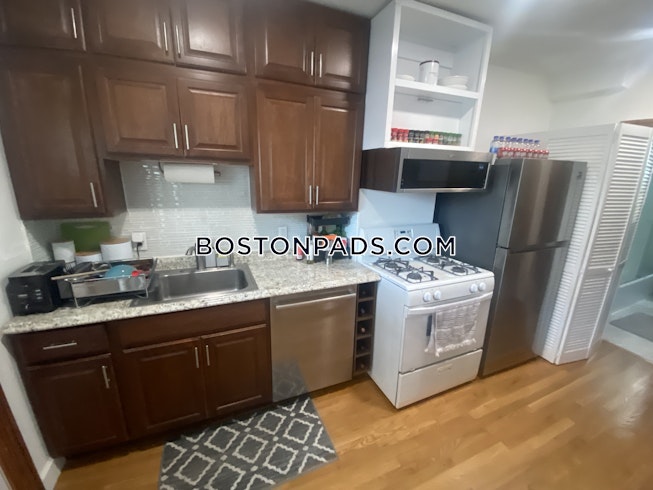 Boston - $2,700 /mo