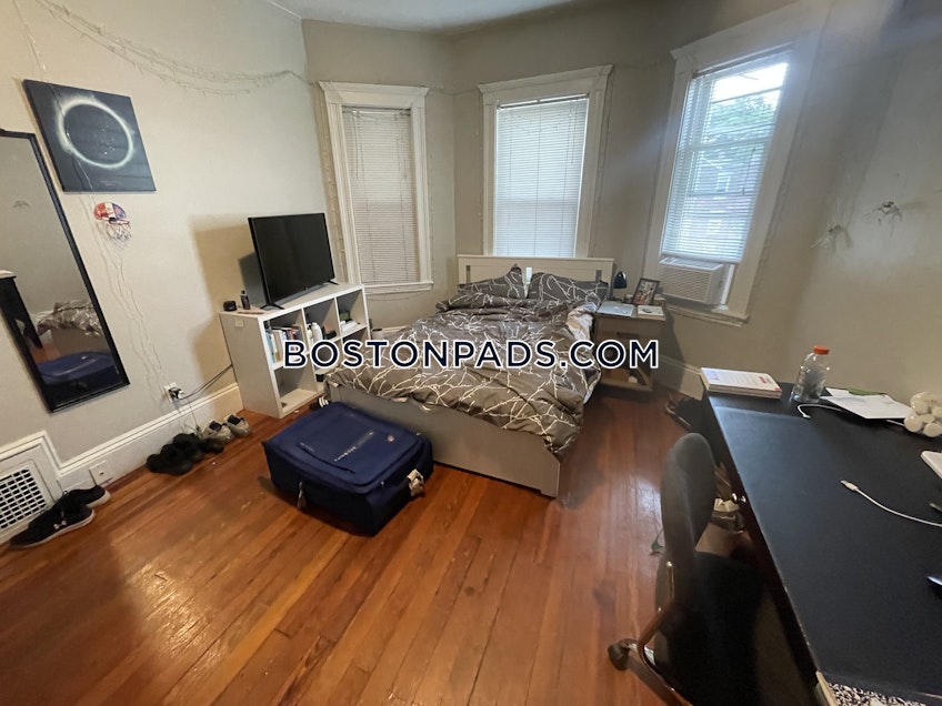 Boston - $3,300 /month