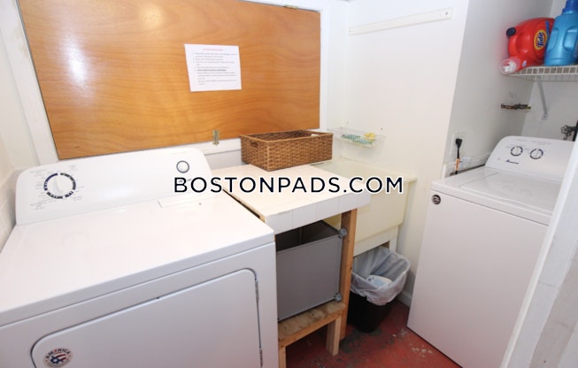 Boston - $4,200 /mo