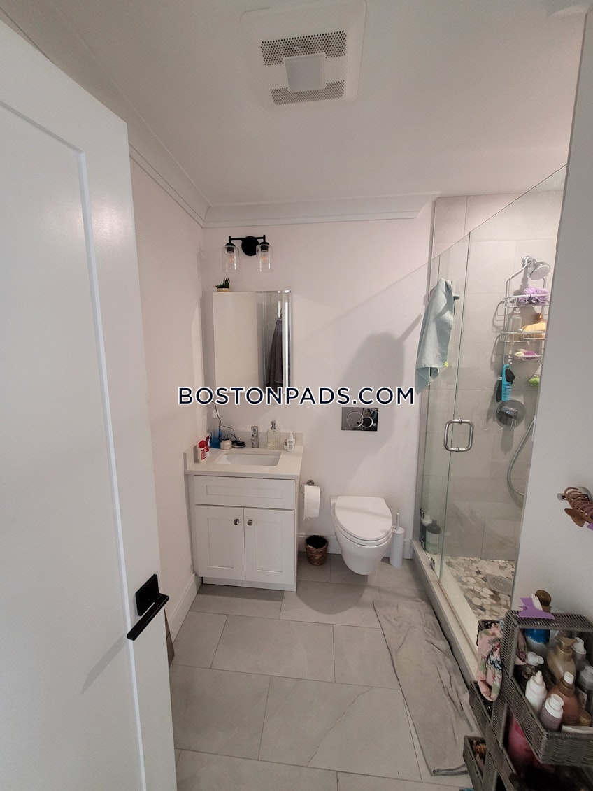 Boston - $2,895 /month