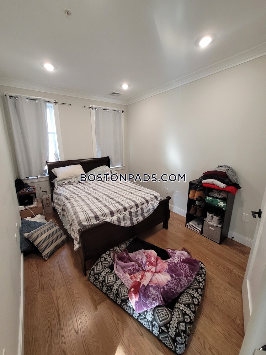 Boston - $2,895 /month