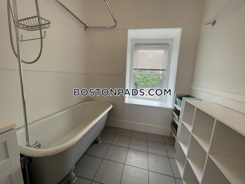 Boston - $2,500 /month