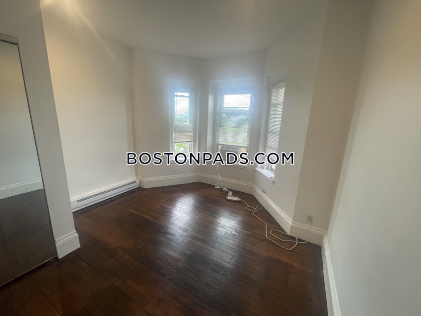 Boston - $2,500 /month