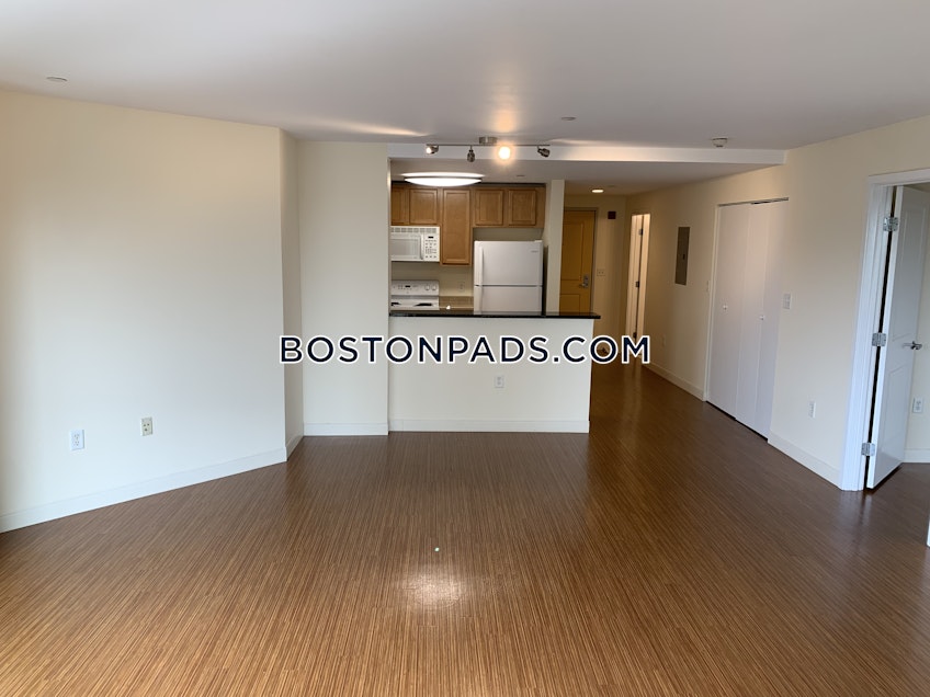 Boston - $3,184 /month