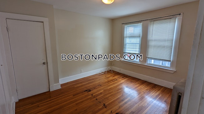 Boston - $2,700 /mo