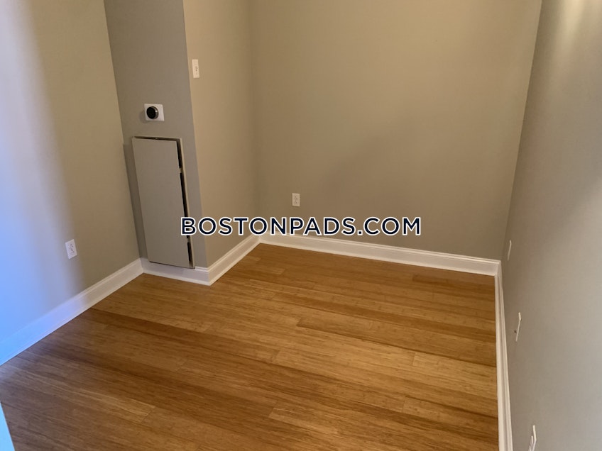 Boston - $4,629 /month