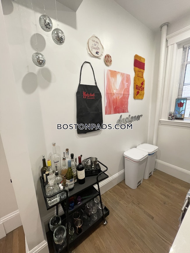 Boston - $2,500 /mo