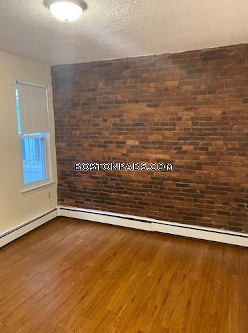 Boston - $2,200 /month