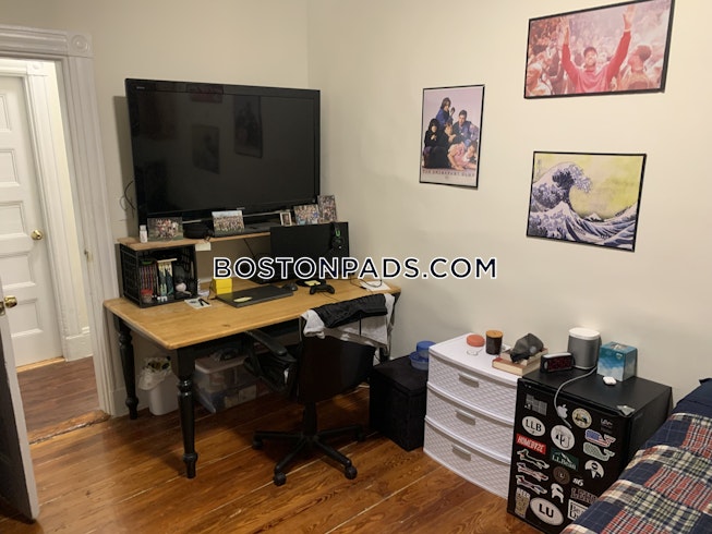 Boston - $3,400 /mo