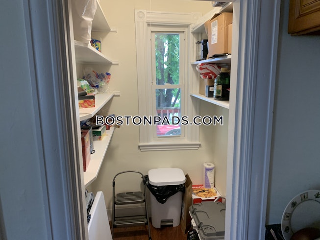 Boston - $3,400 /mo