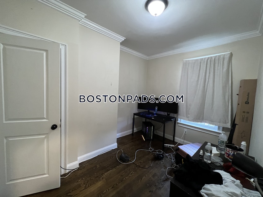Boston - $3,770 /month