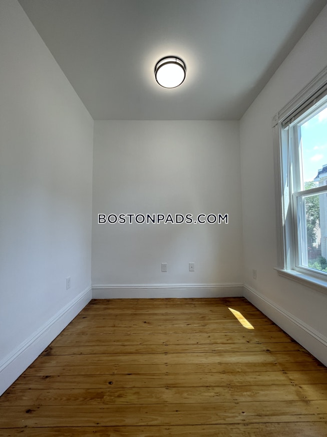 Boston - $3,800 /mo