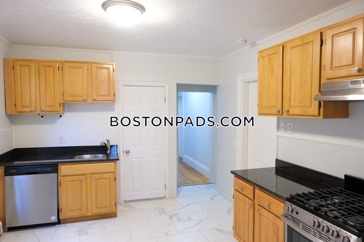 dorchestersouth-boston-border-apartment-for-rent-4-bedrooms-1-bath-boston-4000-4572284 