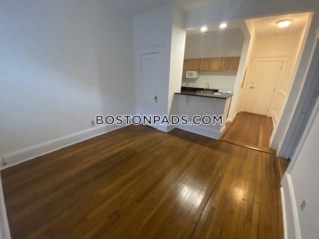 Boston - $2,750 /mo