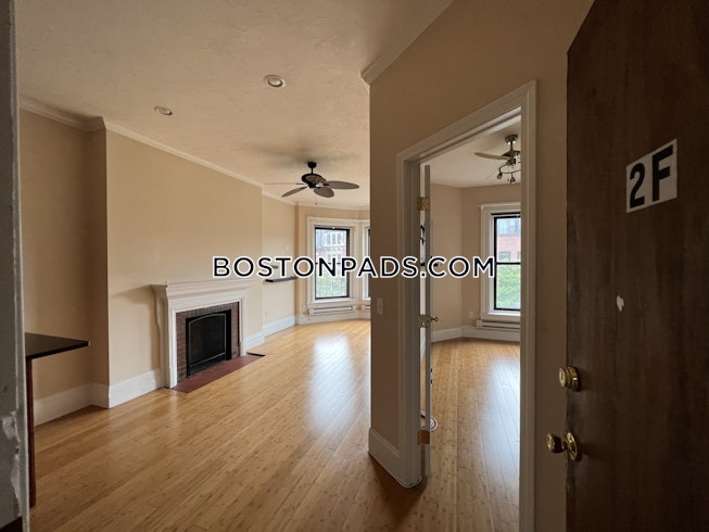 Boston - $3,000 /mo