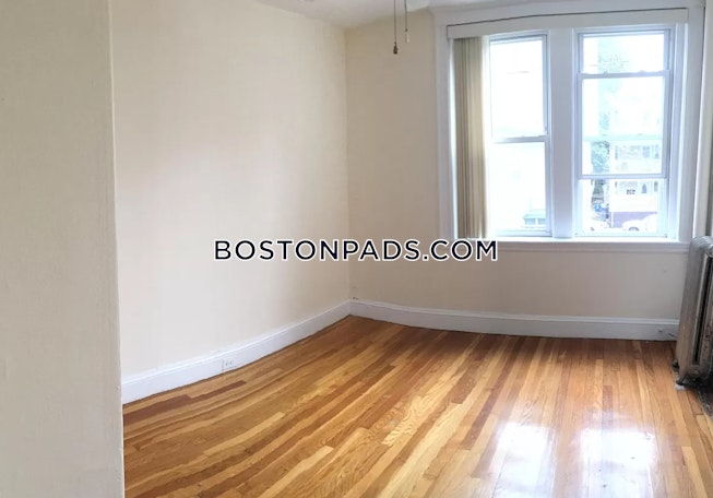 Boston - $2,300 /mo