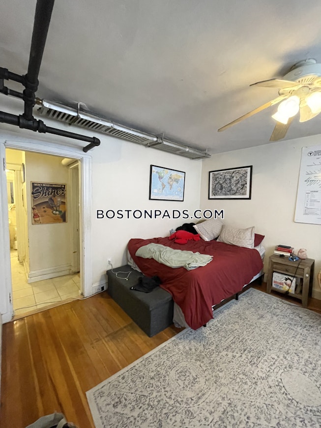 Boston - $2,300 /mo