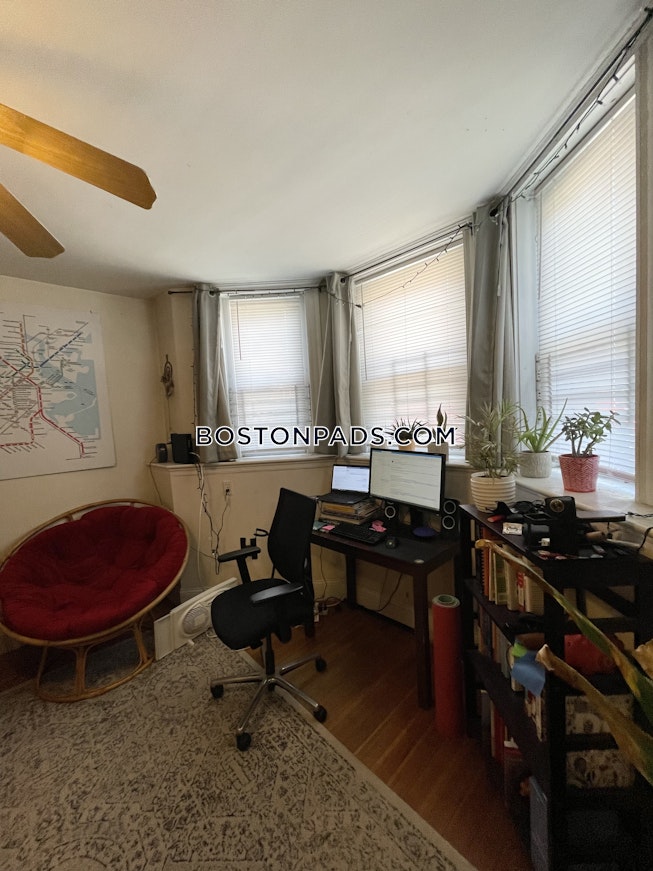 Boston - $2,300 /mo