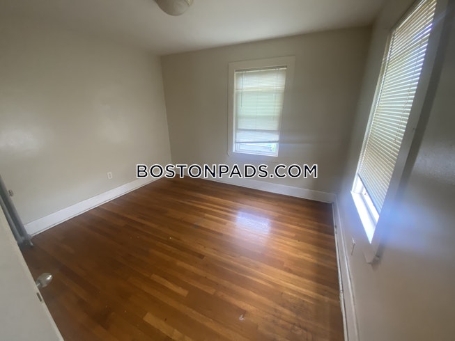 Boston - $2,700 /mo