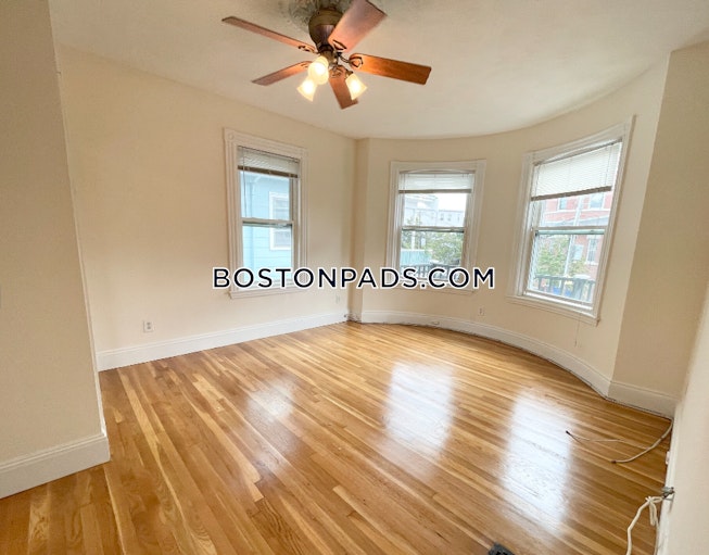 Boston - $5,700 /mo