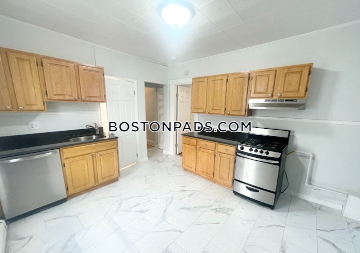 dorchestersouth-boston-border-4-beds-1-bath-boston-4000-4551999 