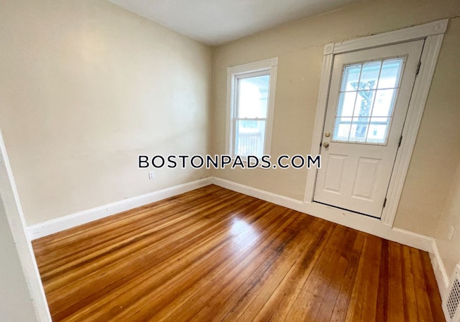 Boston - $3,600 /mo