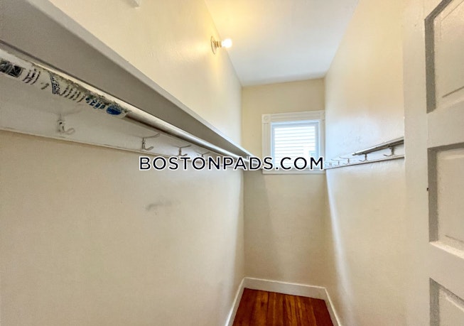 Boston - $3,600 /mo