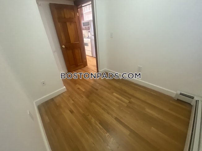 Boston - $2,700 /mo