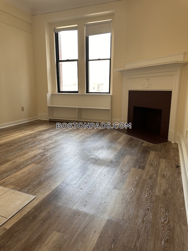 Boston - $2,500 /mo