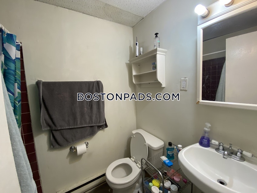 Boston - $2,945 /month