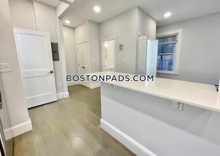 Boston - $2,900 /month