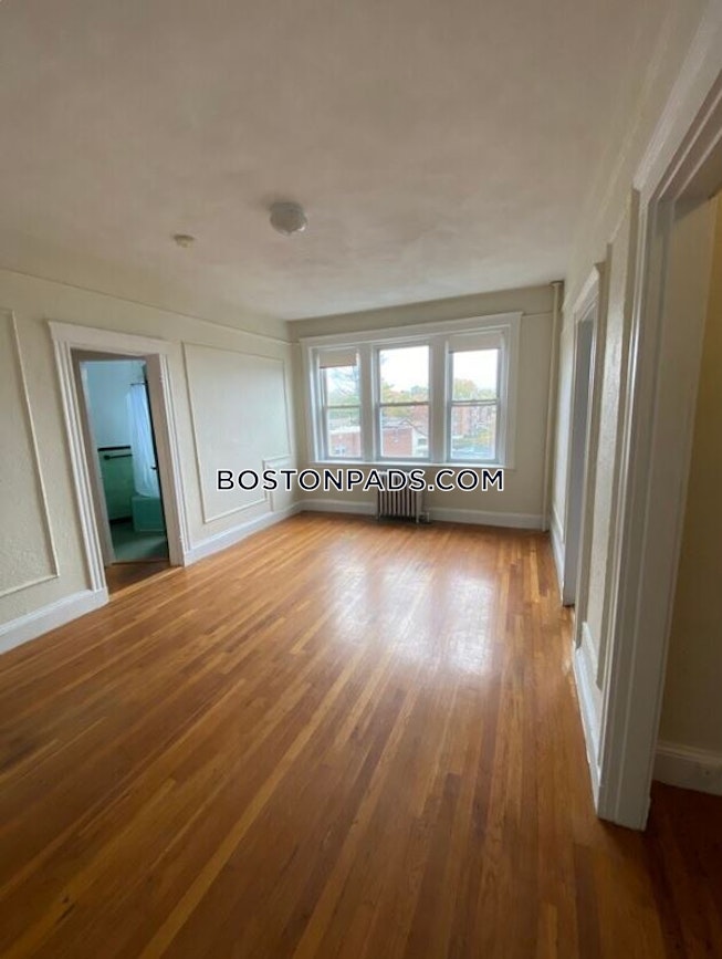 Boston - $2,450 /mo