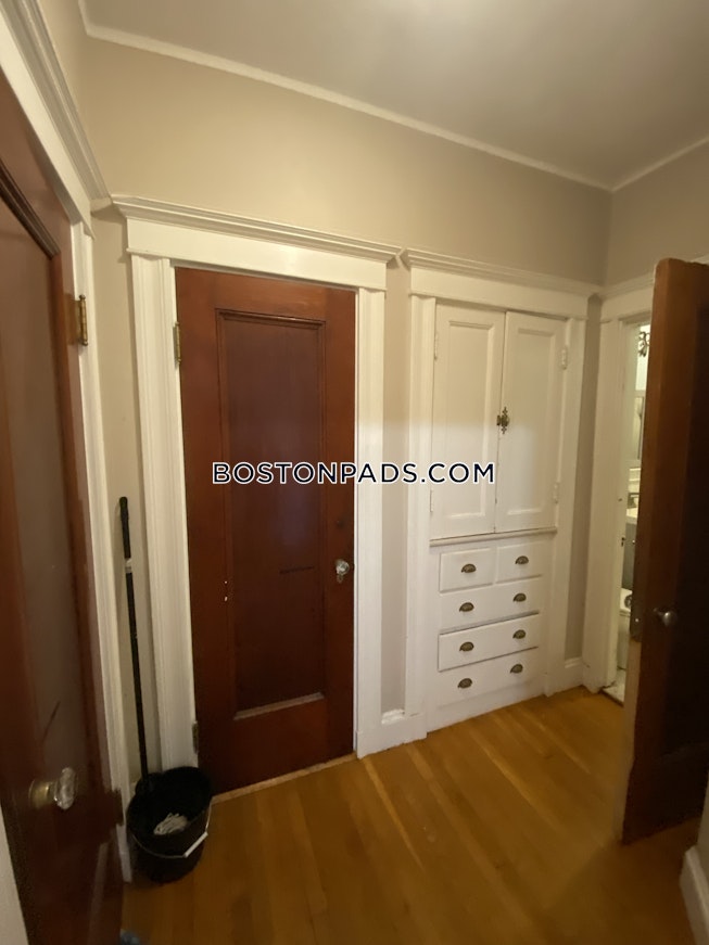 Boston - $3,050 /mo