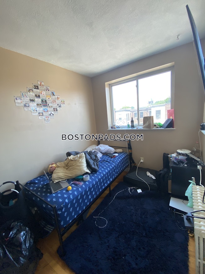 Boston - $3,050 /mo