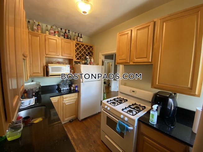 Boston - $3,050 /mo