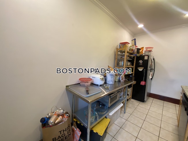 Boston - $2,475 /mo