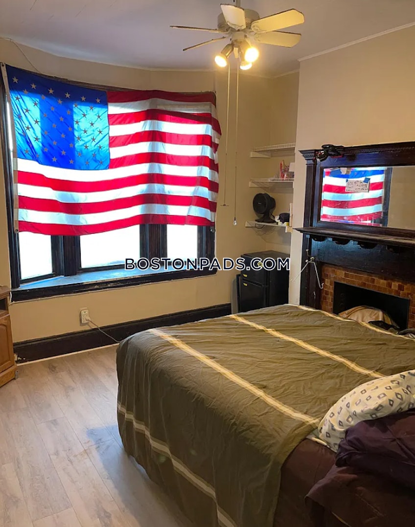 Boston - $3,995 /month