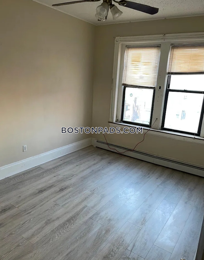 Boston - $3,895 /month