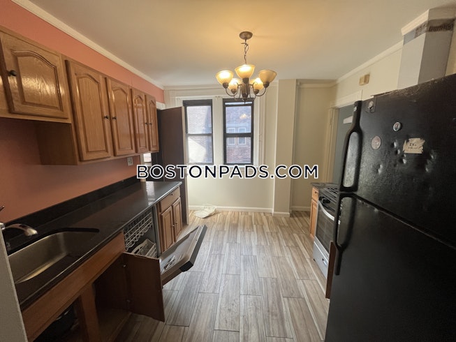 Boston - $4,200 /mo