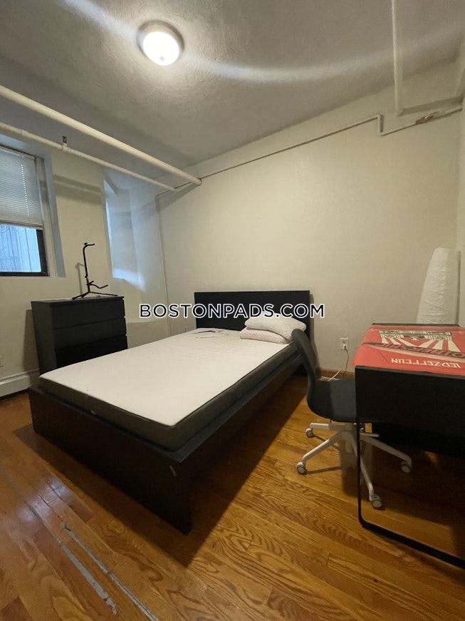 Boston - $2,600 /mo