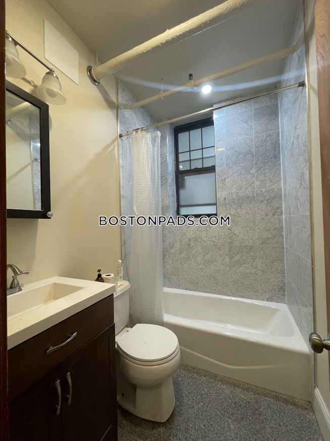 Boston - $2,600 /mo