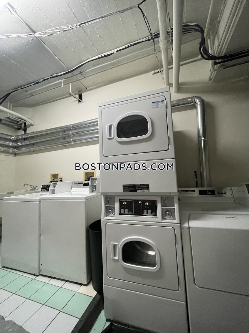 Boston - $2,600 /month